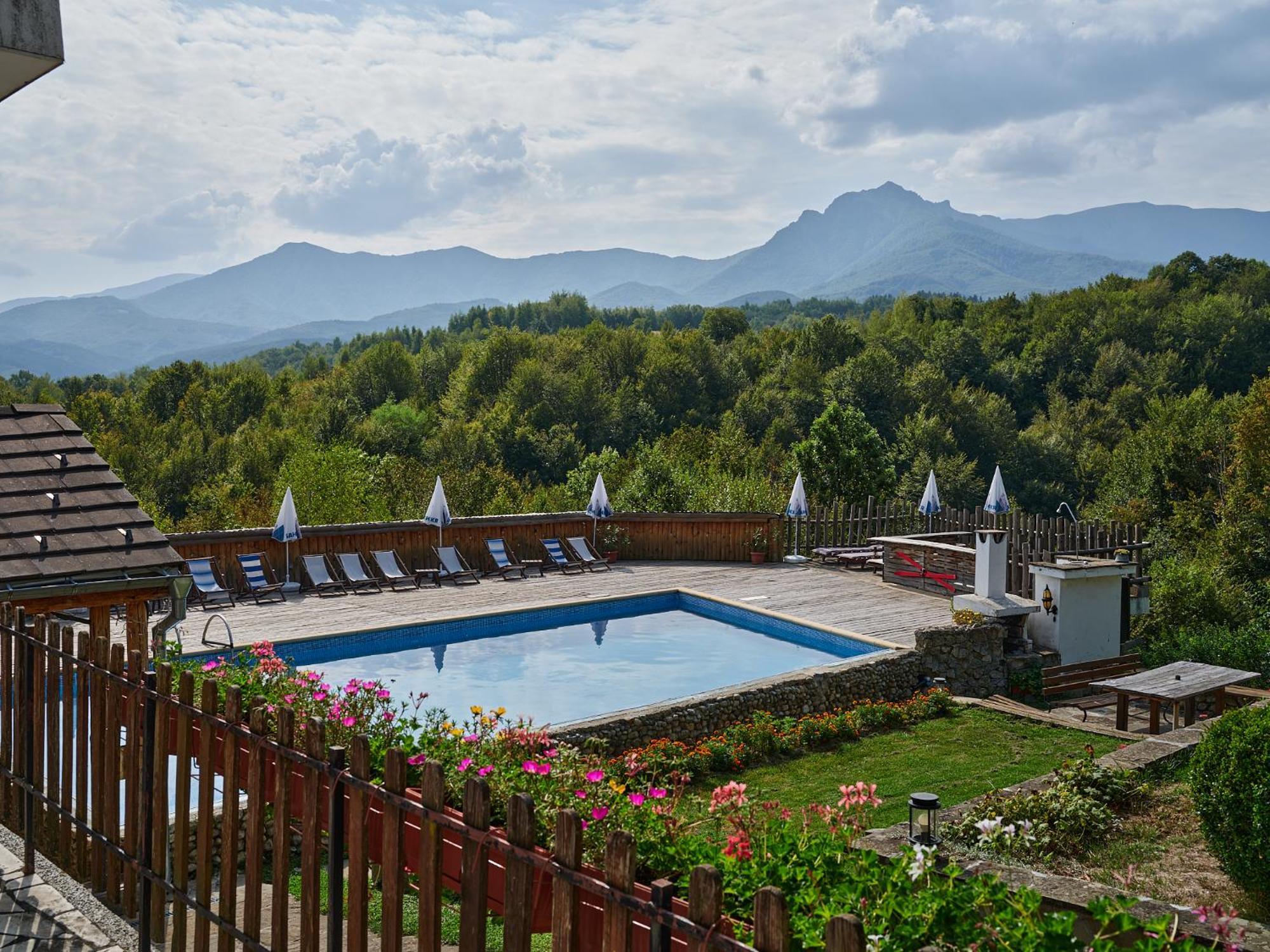 Hotel Tihiat Kat Apriltsi  Exterior photo